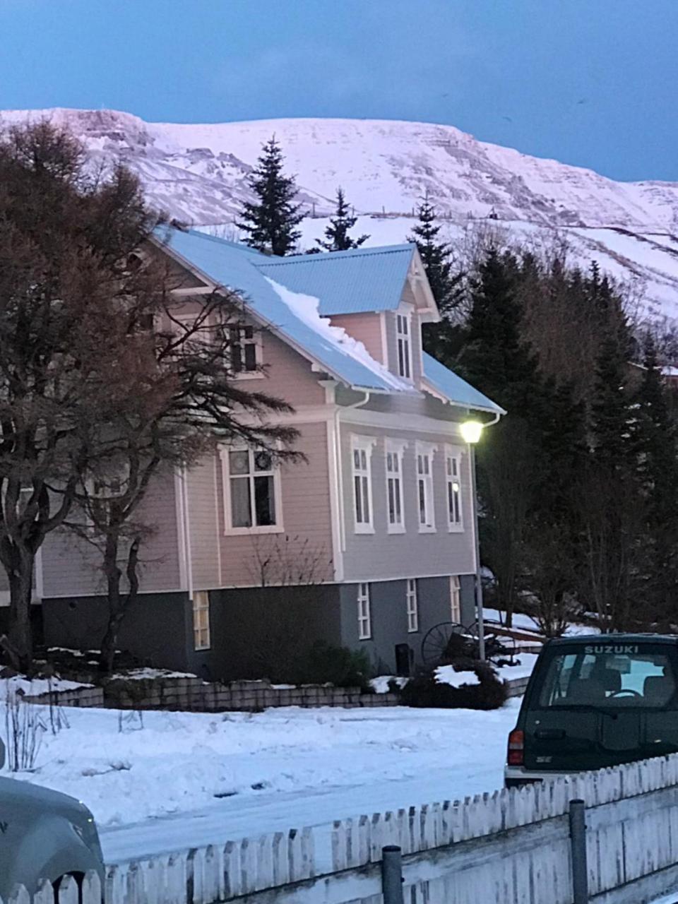 Hotel 10B Gamla Laeknishusith Hg15108 Saudarkrokur Exterior foto
